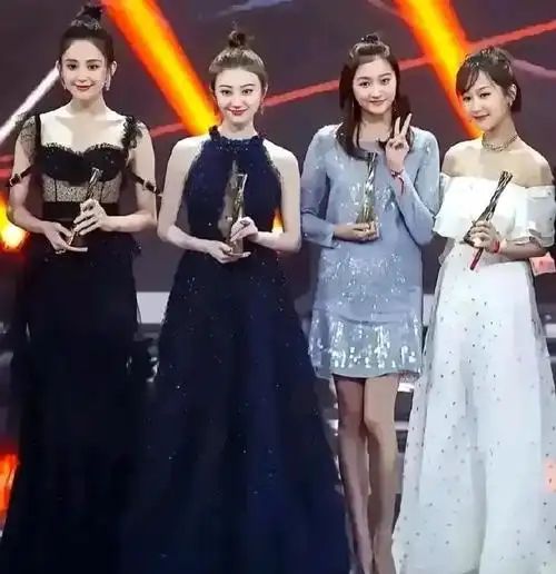 关晓彤,景甜,杨紫,古力娜扎,谁是最能打的?