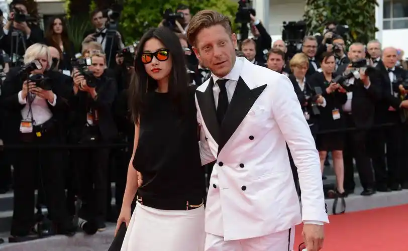 2012年朱珠与拉波·埃尔坎牵手现身康城影展,成为新闻人物.