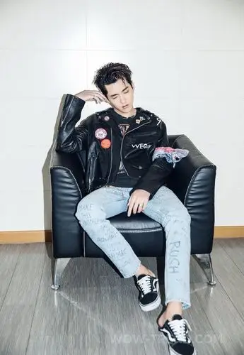 2017街拍身型分析—吴亦凡