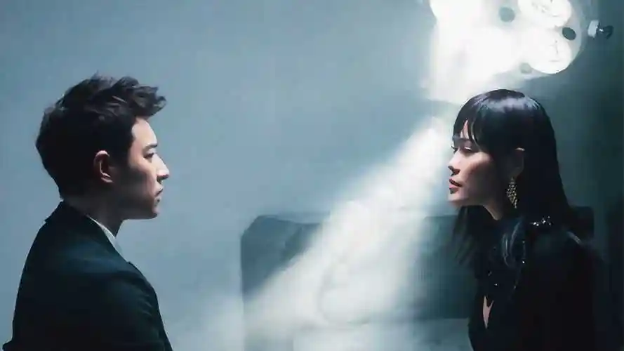 潘玮柏与袁娅维共同演唱moonlight坚持梦想