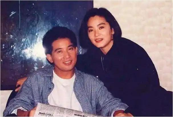 痴恋20载成空,前妻演唱出洋相,难怪青霞不嫁他