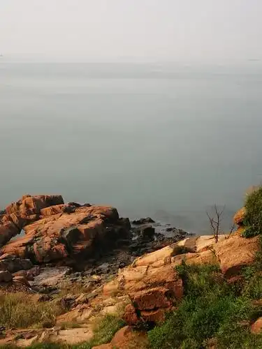 【手机摄影图集】岸边礁石