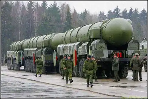 "白杨-m"是俄罗斯于90年代采用最先进技术研制成功的最新型战略导弹