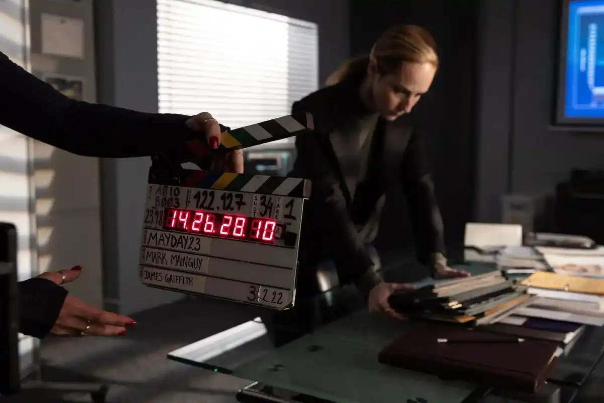 空中浩劫官方推特最近不定期地发了些s23的幕后花絮照(注意是 - 抖音