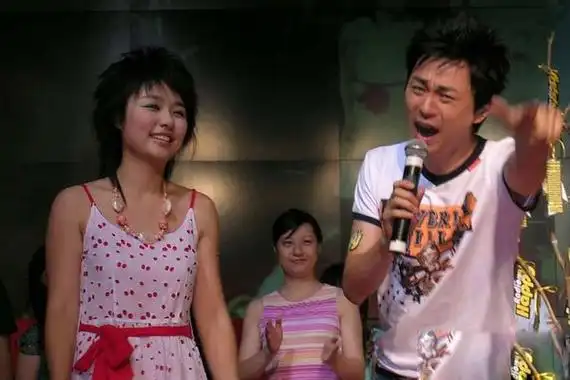 吉雪萍生三胎老公黑立德孕期出轨导致女儿身体不好