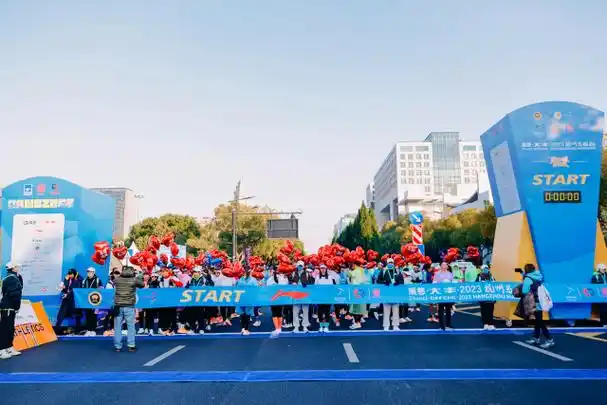 2023杭州马拉松第一梯队冲线 - 民生实事 - 新闻资讯 - 萧山都市网