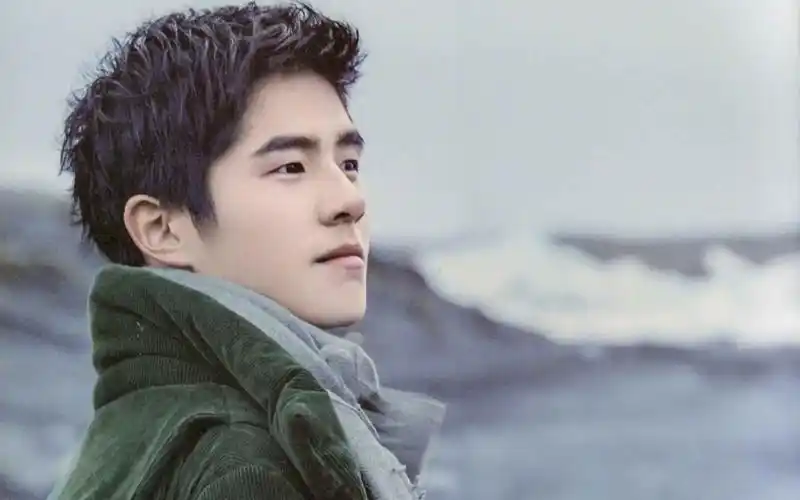 刘昊然干净清爽高清桌面壁纸