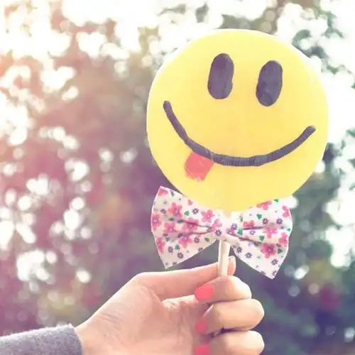 阳光和微笑,一样不能少