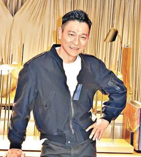 刘德华苍老现状曝光,网友泪目, 天王是否该退休了?