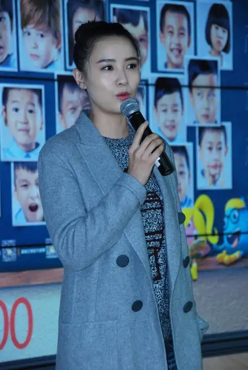 宋佳自嘲《一年级》失高冷范 回应节目里哭不停(组图)