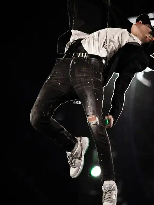 好想跟他一起吊威亚