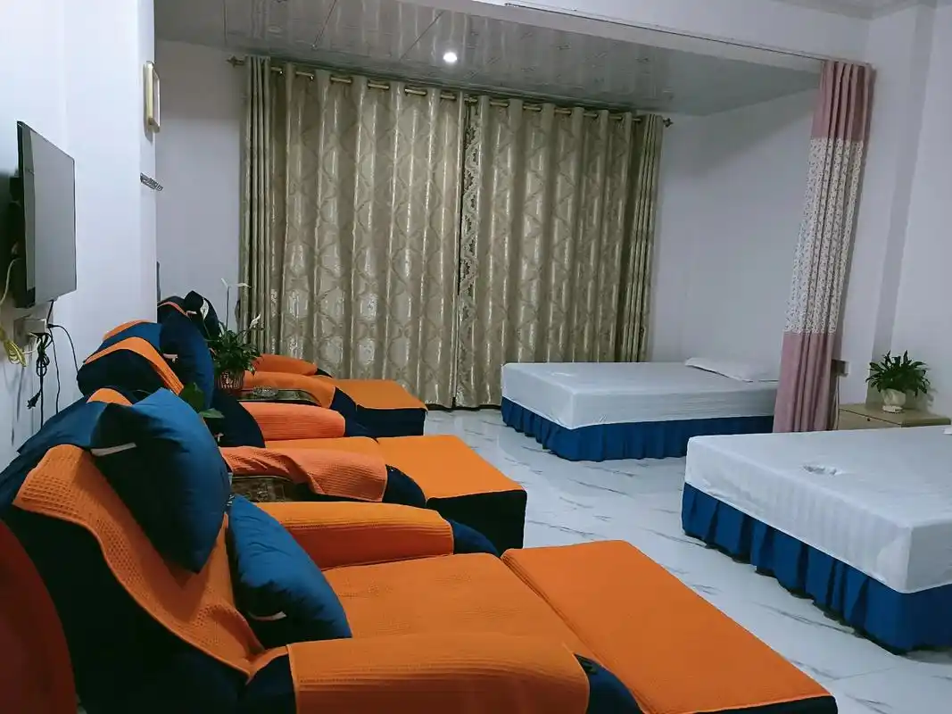 本人正式发个朋友圈好过很多朋友以为我不从事沐足行业了!