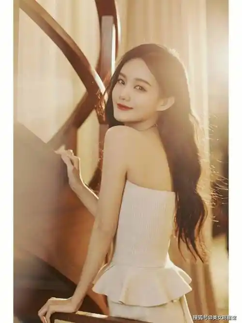 33岁李一桐,性感撩人秀色可餐!_身材_魅力_气质