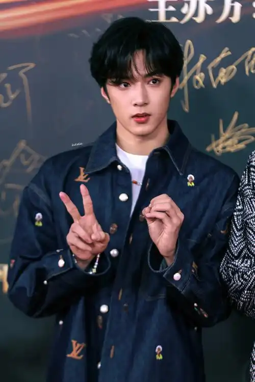 刘耀文电影第二十条##刘耀文微博之夜后台直拍