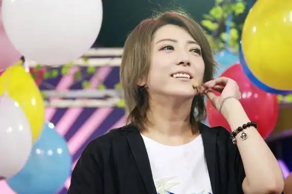 快女刘忻哪一届第一名为什么现在状态显老