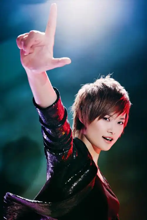 场外票选要说真正进入平民海选年代的,莫过于湖南卫视的《超级女声》