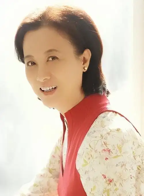 13年前,柏寒因出演家庭生活剧中的曹心梅一角而走红.