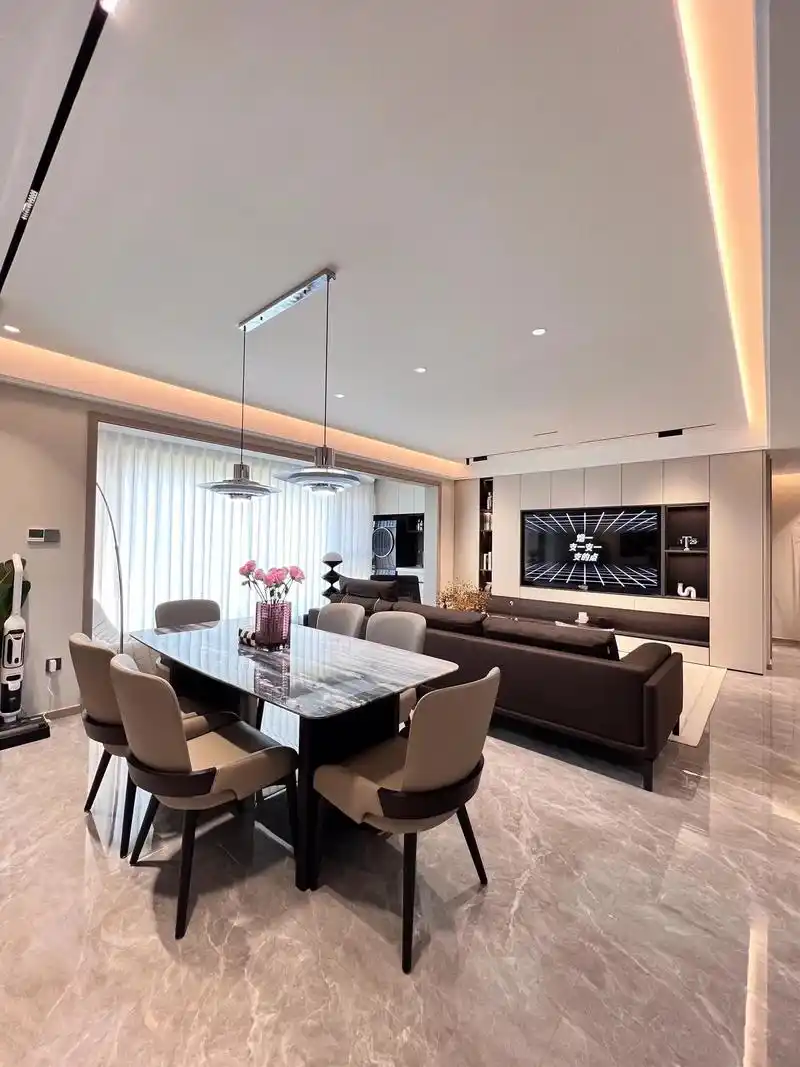 不算很惊艳,但是配色很舒适的140㎡极简风,开间6.7m横厅 - 抖音