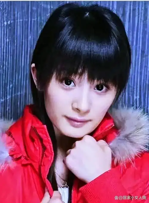 你可能不知道的是,杨幂在初中时代是一个相当低调的学生,甚至没有人敢