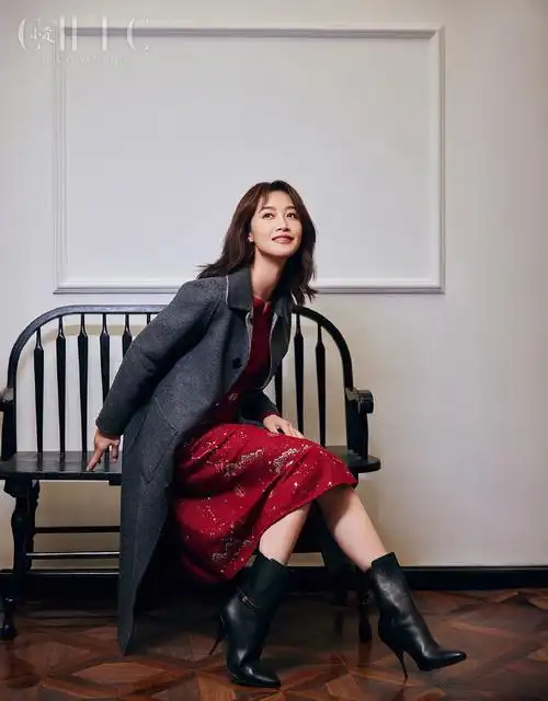 明星黄奕与蓝盈盈身穿高端女装品牌@naersi-娜尔思优雅工坊-典·雅