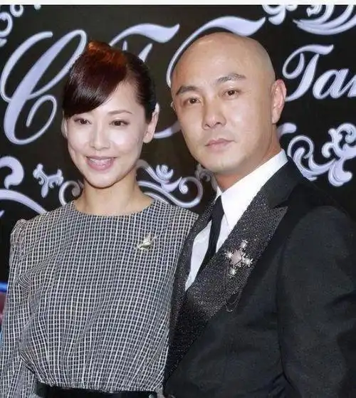 张卫健回应婚外恋私生女传闻:是钱国伟老婆和孩子