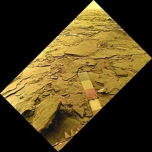 该着陆器在金星表面运行57分钟,那里的温度达到869华氏度(约465摄氏度