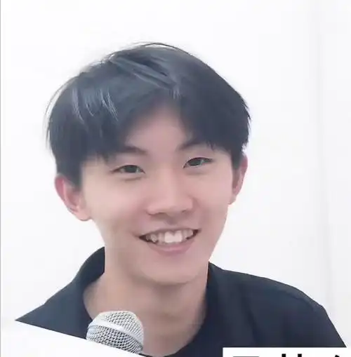 丁程鑫还是狐狸眼,有没有大神能把狐狸眼和鲶鱼嘴p一起 然后是马嘉祺