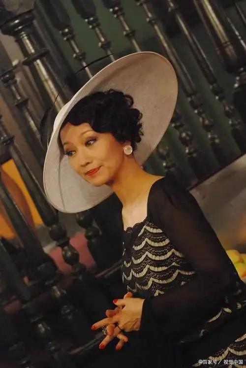 《上海滩》是一部具有深厚历史背景和丰富人物形象的经典作品,讲述了