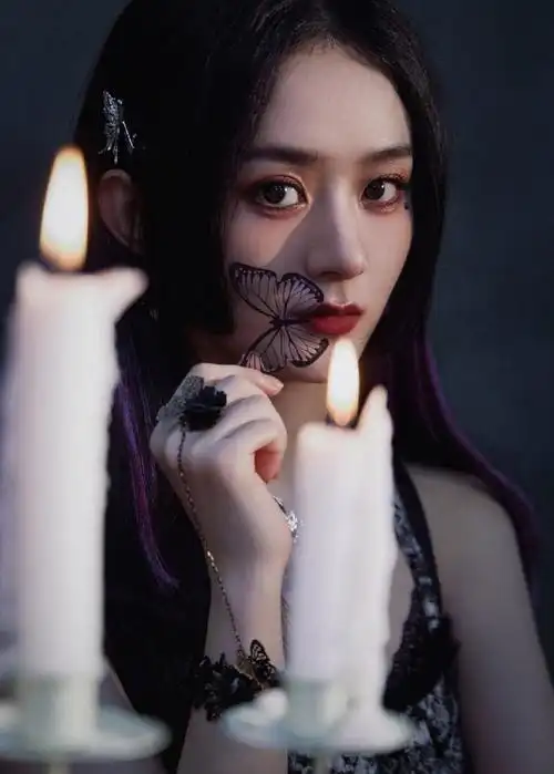 赵丽颖暗黑系写真曝光 化身魅惑系女王好迷人——上海热线娱乐频道