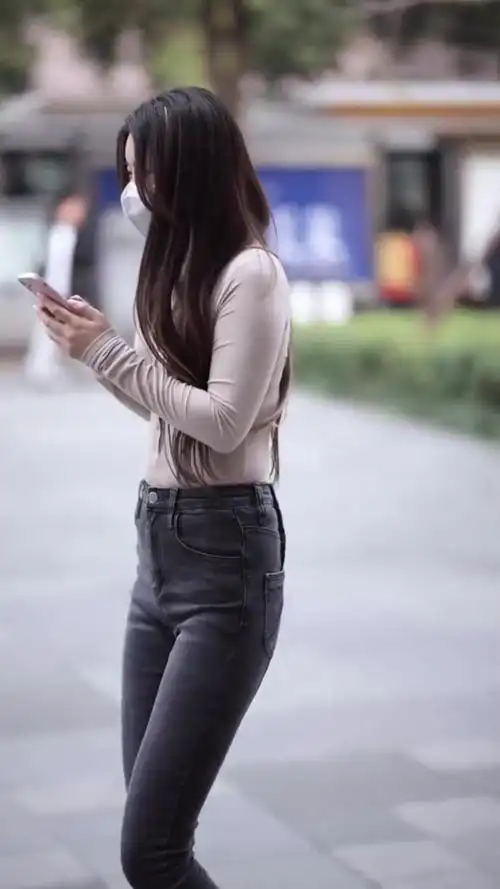 街拍一段爱情分离了就散了