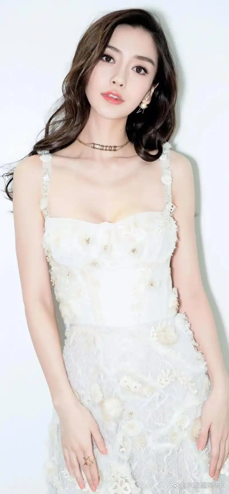 angelababy杨颖白色蕾丝吊带裙穿搭壁纸图集