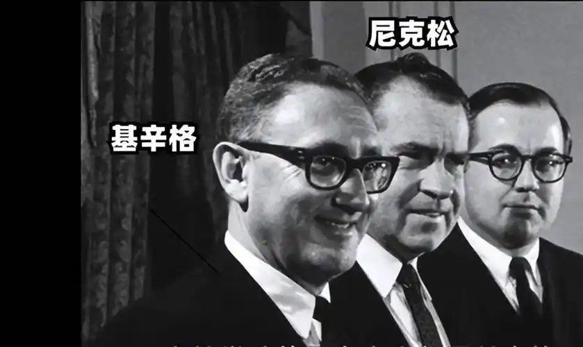 白宫的地下藏着关于外星人所有信息的时间胶囊_事件_光点_尼克松