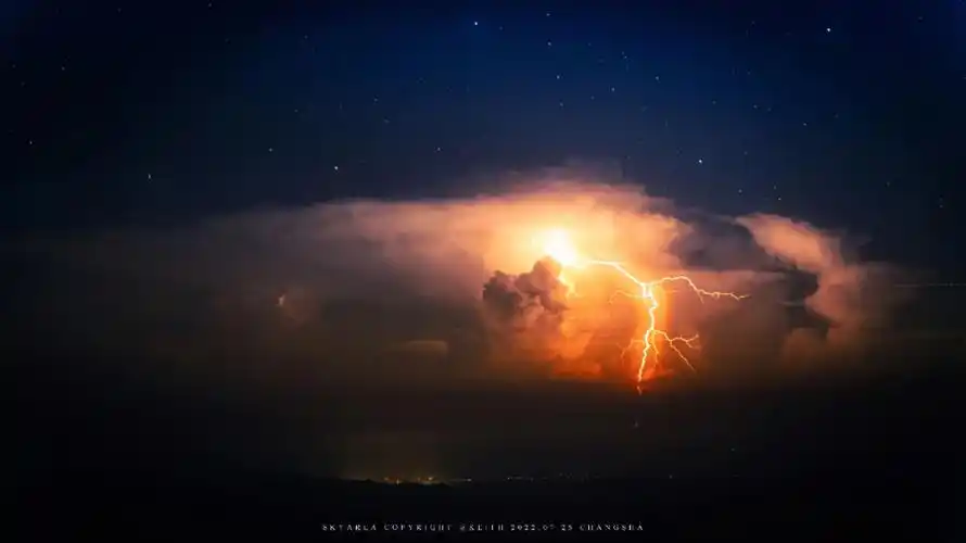 我拍到了光的形状大型雷暴现场附参数