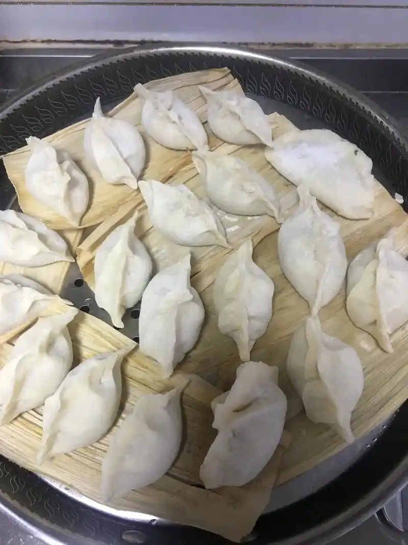 儿子今天中考,大清早包的茭瓜馅蒸饺,寓意天之"饺子"蒸蒸日上 - 抖音