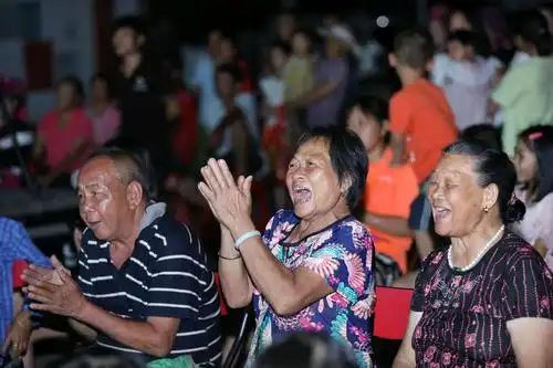 "群艺大舞台"走进五指山市南圣镇南圣村