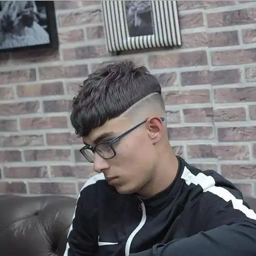 发型欣赏流行三面光潮男发型