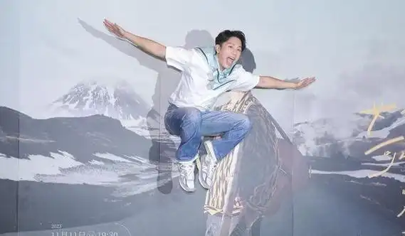 韦礼安现场献唱,90度鞠躬震撼全场