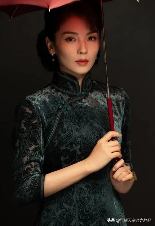 民国旗袍女星剧照(国内女明星民国风旗袍大赏)(25)