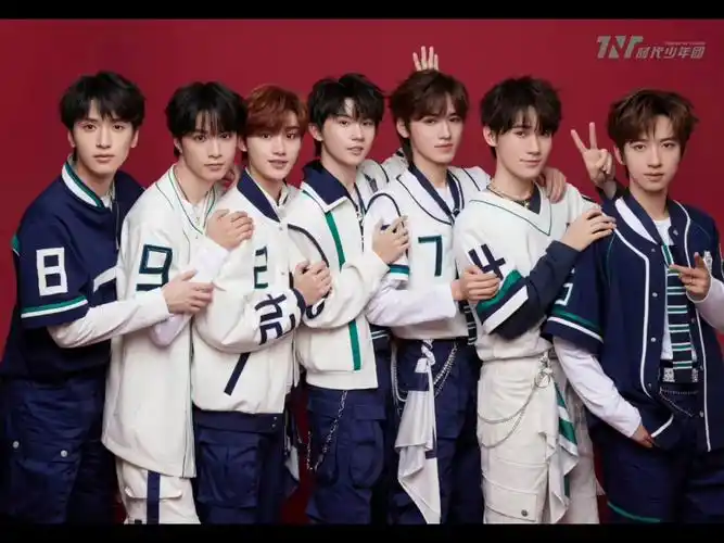 最近诺崽没比赛了,好无聊,打算看看时代少年团的舞台(他们人我应该都