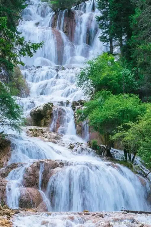 【川阿坝州携手湖南张家界共同打造「中国最美山水组合」】日前