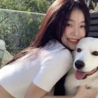 由美头网整理发布,女生头像频道提供更多与纯欲,绿茶,干净,气质相关的