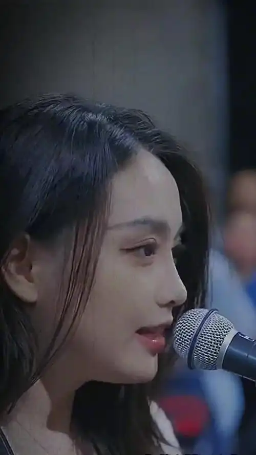 这笑容也太甜了吧,简直萌化了大爷们的少女心,韩小九,民谣,音乐