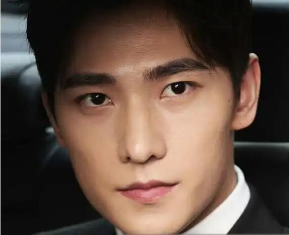 男星脸部大特写李易峰暴露缺点千玺有胡渣杨洋无可挑剔