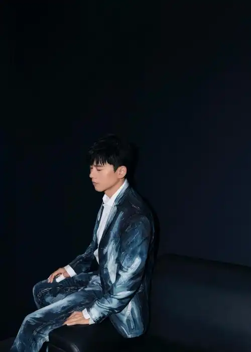 张杰新歌首唱助阵舞蹈生决赛##舞蹈生总决赛