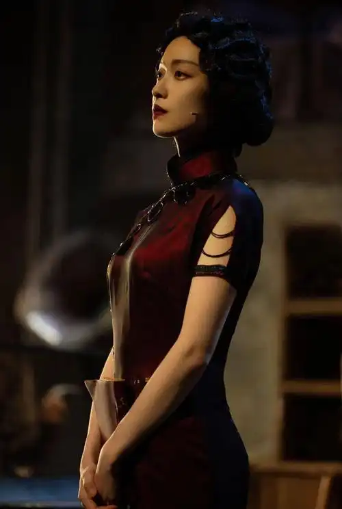 女明星爱穿导演爱拍大家疯狂pick的旗袍究竟有什么魔力