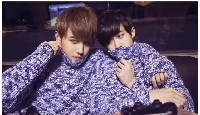 mic男团檀健次赵泳鑫同框拥抱神图,网友:鑫多真甜,绝了都!
