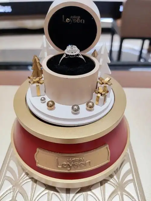 莱绅通灵蓝色火焰钻戒