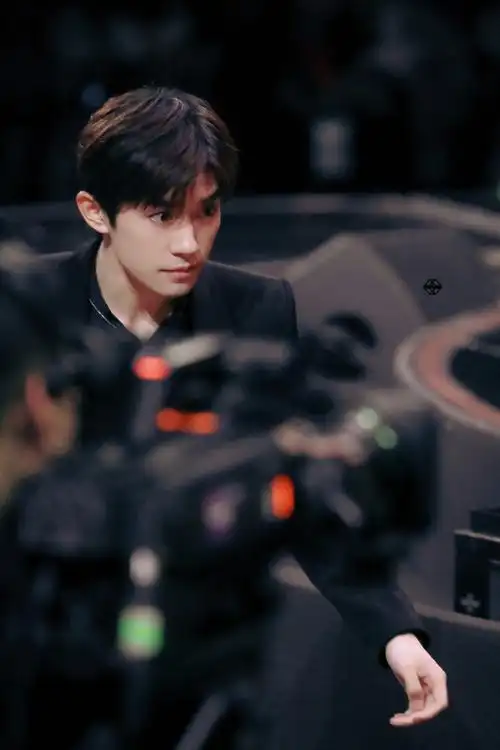 易烊千玺电影小小的我