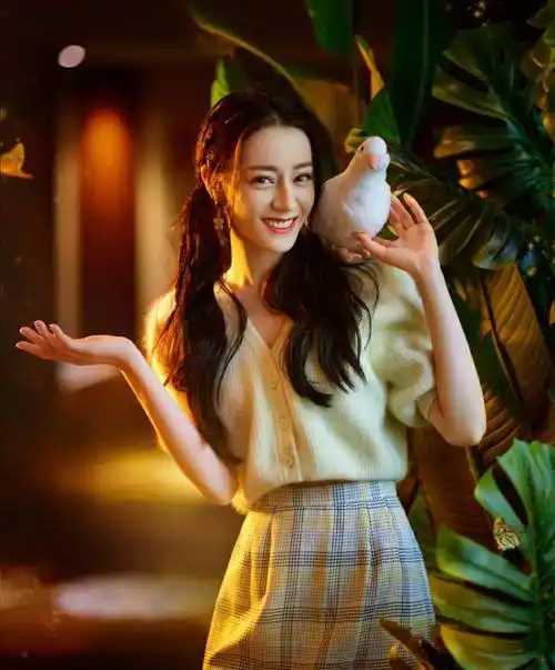 迪丽热巴晒照庆祝29岁生日:活在当下,最大的生日愿望是来盆火锅_时候