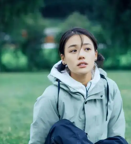 星二代出身,30岁之前的马思纯活得像个童话,如今已挺过大风大浪_腾讯